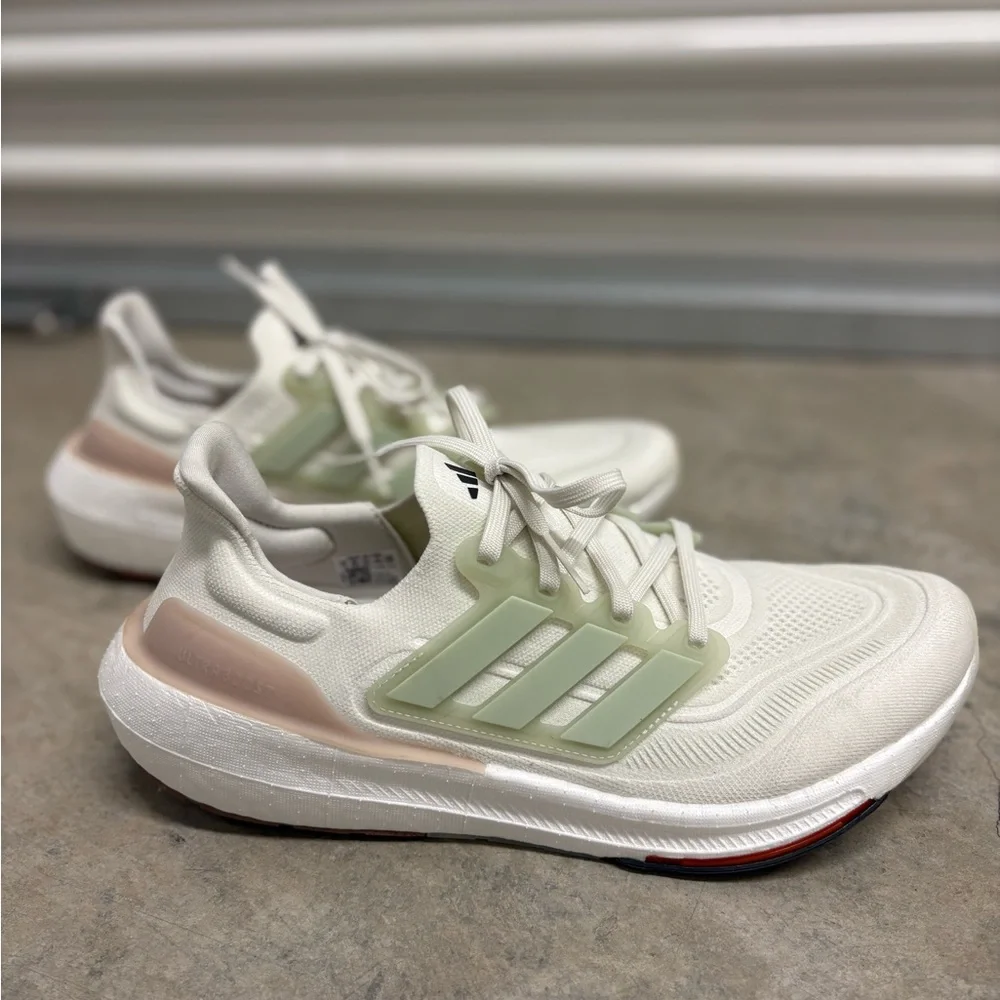 ULTRABOOST LIGHT‎ 'NON DYED WONDER TAUPE'